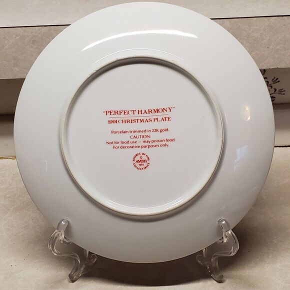 Avon Christmas Plate 1991 Perfect Harmony Porcelain Trimmed In 22K Gold - Picture 2 of 4